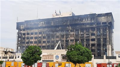 ليلة رعب عاشتها الإسماعيلية.. حريق هائل يلتهم مديرية الأمن.. 41 مصابا ووزير الداخلية والمحافظ يتفقدان موقع الحادث (فيديو وصور) 