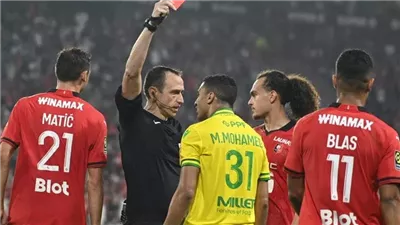 جماهير ومدرب نانت الفرنسي يدعمون مصطفى محمد بعد طرده أمام رين