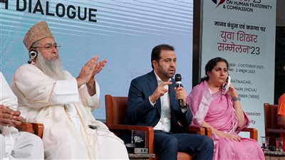 أمين حكماء المسلمين: ترابط رموز الأديان معًا هو السبيل لإغاثة المستضعفين 