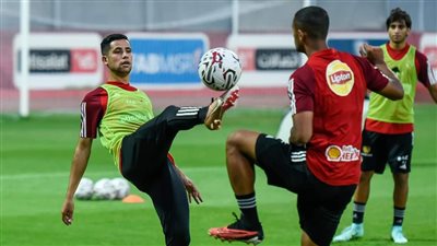 رضا سليم يعود للمشاركة في تدريبات الأهلي الجماعية 