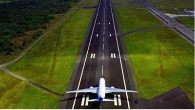 أغرب وفاة لسيدة أمريكية، صدمتها طائرة أثناء عملها