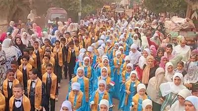 ممر شرفي لـ100 طفل من حفظة القرآن الكريم في 