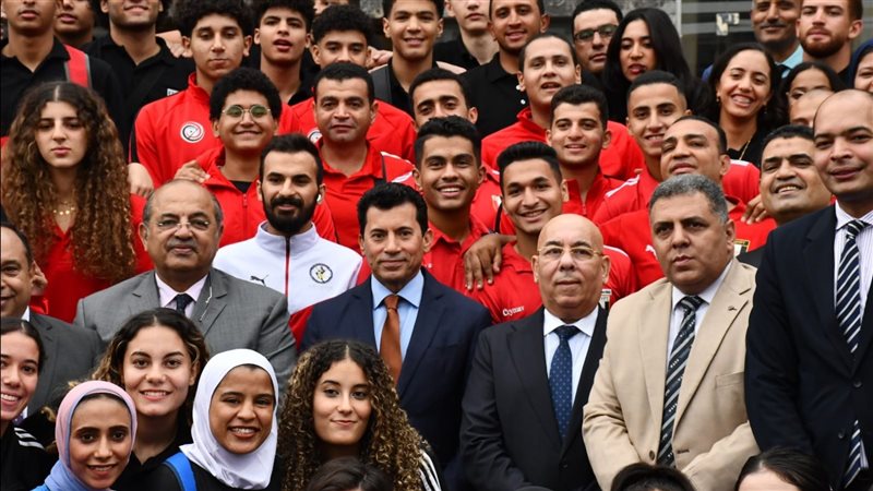 وزير الرياضة يعلن