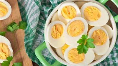 فوائد البيض المسلوق، يعزز المناعة وينقص الوزن 