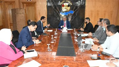 محافظ الفيوم يتابع مشروعات حياة كريمة مع المكتب الاستشاري لمجلس الوزراء 