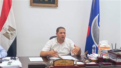 سكرتير مساعد محافظة البحيرة يعقد اجتماعا بشأن إحكام السيطرة على الأسواق (صور)