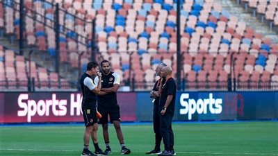 كأس مصر، الجهاز الفني للأهلي يراجع خطة مباراة إنبى بالمحاضرة الختامية