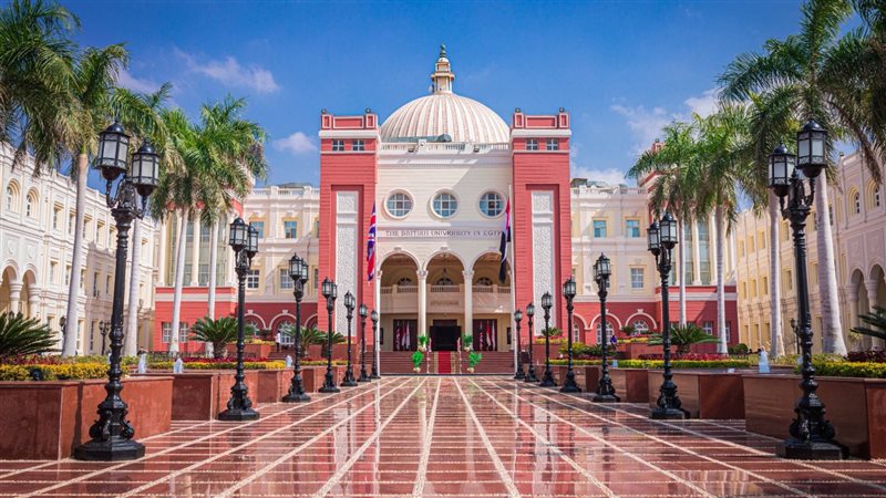 الجامعة البريطانية