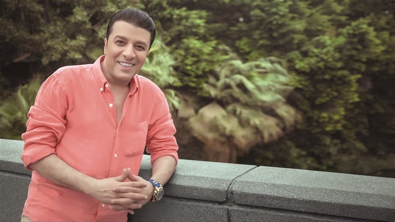 الفنان مصطفى كامل،