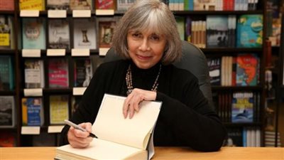 آن رايس، ولدت باسم رجل وعادت من الإلحاد للكاثوليكية، كيف رسخت الكاتبة الأمريكية ثقافة مصاصي الدماء 