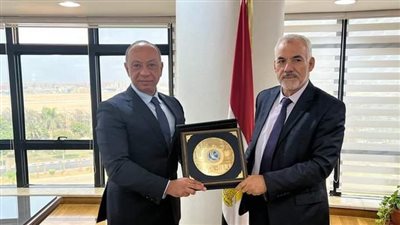 رئيس سلطة الطيران يستقبل نظيره الليبي لبحث التعاون المشترك 