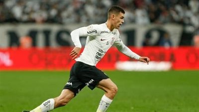 برشلونة ينافس تشيلسي على صفقة برازيلية 