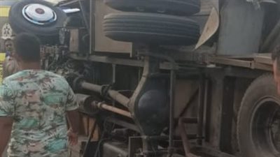 إصابة 15 شخصًا إثر انقلاب أوتوبيس مركز شباب شرق حلوان بطريق الأوتوستراد 