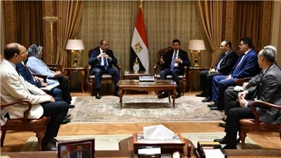 أشرف صبحي يهنئ اتحاد الرماية بتأهل خامس لاعبيه إلى أولمبياد باريس