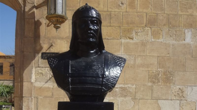 تمثال السلطان الظاهر