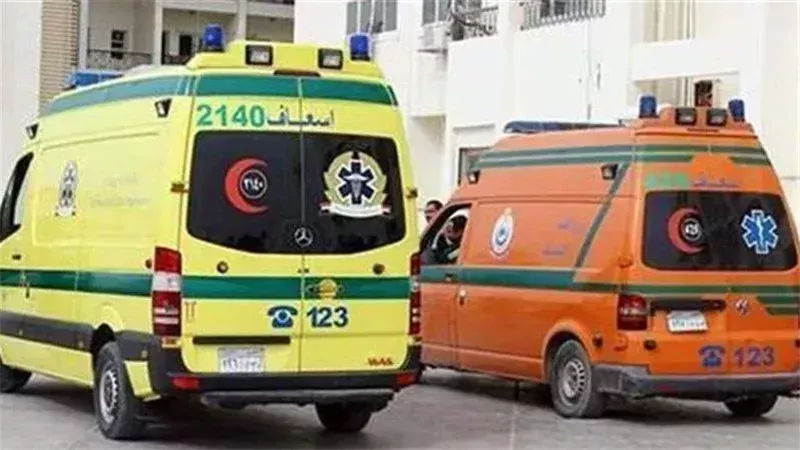 الإسعاف تنقل المصابين،