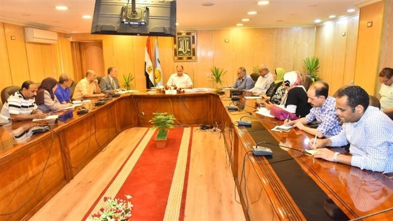 اجتماع محافظ أسيوط،