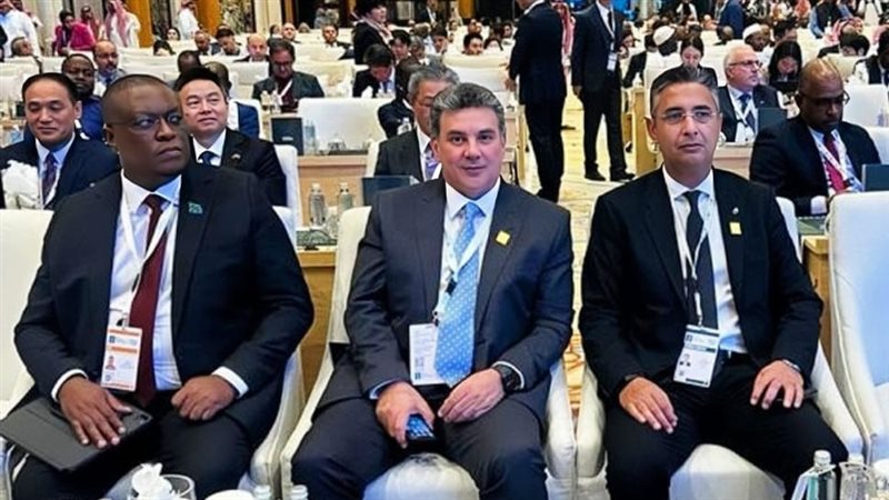 د. شريف فاروق خلال