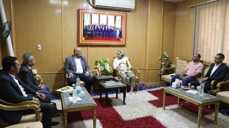 وفد حياة كريمة ونائب