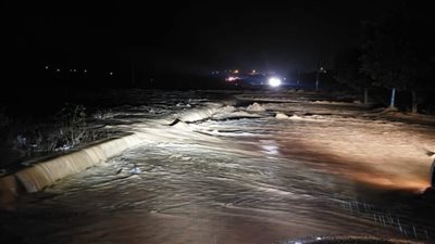 محافظ مطروح: السيطرة على مياه الأمطار في الخروبة ووادي الرمل 