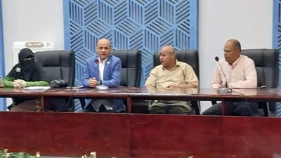 إجراء الكشف الطبي لطلاب كلية التربية بمكتب جامعة الوادي الجديد بالداخلة 