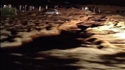 أهالي الخروبة بمطروح يستغيثون: أنقذونا السيول غمرت الشوارع والمنازل (فيديو)