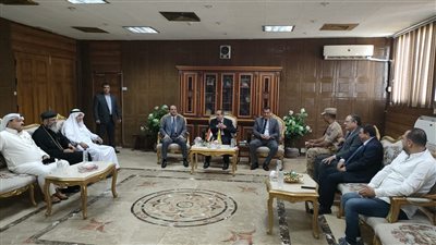 محافظ شمال سيناء يستقبل القيادات التنفيذية والشعبية للتهنئة باليوبيل الذهبي لانتصارات أكتوبر (صور)