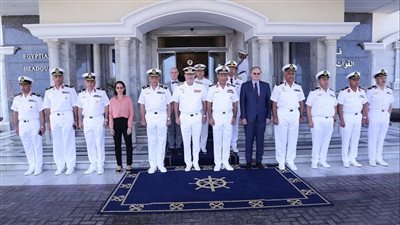 القوات البحرية تستقبل قائدي أطلانطا وحارس البحر