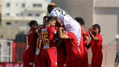 بمشاركة طارق حامد، تعادل سلبي بين ضمك والطائي في الشوط الأول 