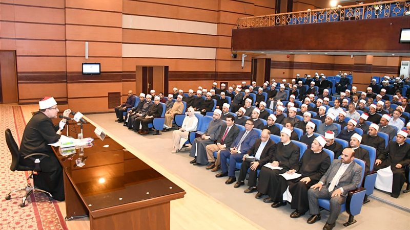 وزير الأوقاف الدكتور
