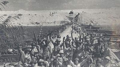 حرب أكتوبر، البيان العسكري الأول: عبرت قواتنا المسلحة الضفة الشرقية وحطمت الجيش الذي لا يقهر 