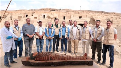 وزير السياحة يتفقد كشفا أثريا جديدا بموقع حفائر سقارة (صور)