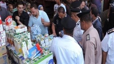 ضبط 2445 قضية تموينية وتحرير 24 محضر حجب واحتكار للسجائر بالجيزة