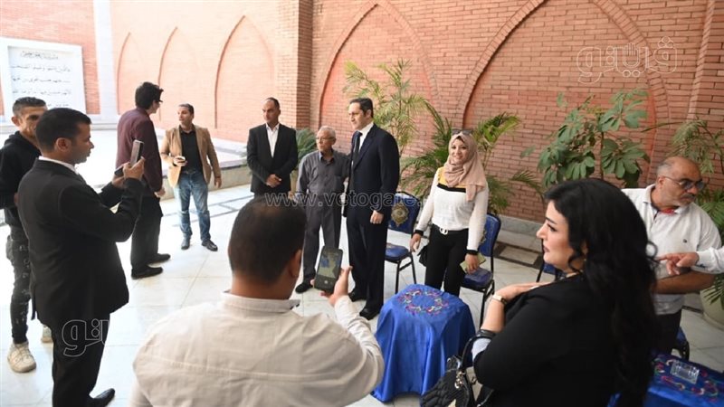 المواطنون يلتقطون