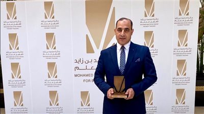 وزير التعليم يهنئ الدكتور أحمد علوان لفوزه بالدورة الرابعة لجائزة 