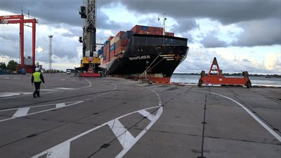 روسيا تعلن عن تشغيل طريق بديل لقناة السويس، وتفاصيل أول سفينة تعبره (فيديو) 