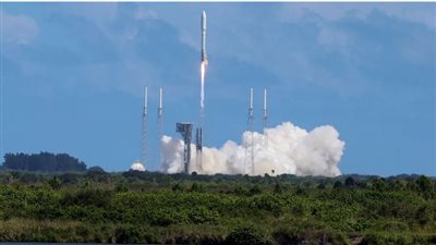 أمازون تنافس سبيس إكس في النت الفضائي بإطلاق أول قمرين اصطناعيين (فيديو)