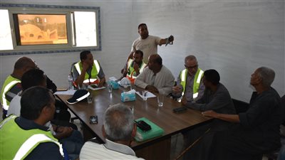 رئيس مياه الأقصر يتابع تنفيذ مشروع الصرف الصحي المتكامل 