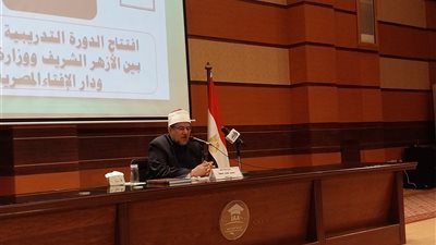 وزير الأوقاف يوجه رسالة للأئمة للقبول بين الناس 