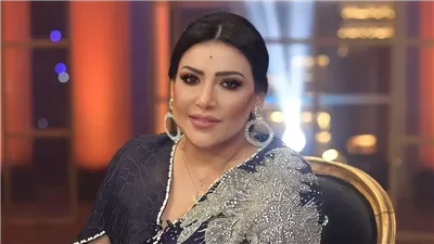 نبيلة عبيد لبدرية طلبة: أنتِ ممثلة جميلة وبتضحكيني