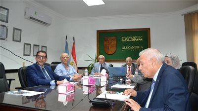 رئيس جامعة الإسكندرية يوقع اتفاقية تعاون مع كلية لوبين 