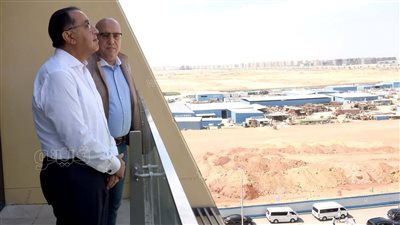 تضم 20 برجا منها البرج الأيقونى، مدبولي يتابع الموقف التنفيذي لمنطقة الأعمال المركزية