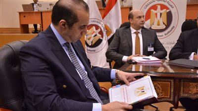 المستشار محمود فوزي يصل الوطنية للانتخابات لتقديم طلب ترشح السيسي للرئاسة (فيديو وصور)