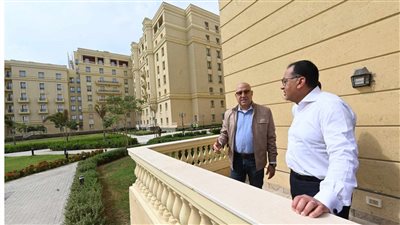 رئيس الوزراء يتابع الموقف التنفيذي للوحدات السكنية بالحي السكني الخامس R5 