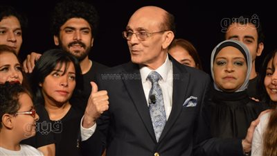 محمد صبحي: مهنة الفن تبدو سيئة السمعة والكاميرات تذهب للترند (فيديو)