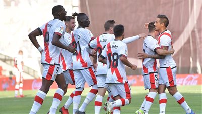 الدوري الإسباني، رايو فاليكانو يتقدم 2-0 أمام إشبيلية في الشوط الأول 