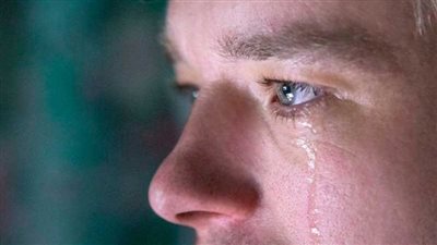 تفسير حلم بكاء الميت في المنام وعلاقته بالخير الوفير والرزق الكثير