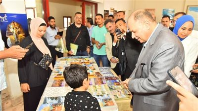هيئة تنشيط السياحة بأسيوط تفتتح معرضا لبعض الطوابع التذكارية بحضور المحافظ