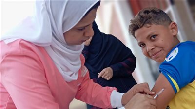 تطعيم 335 ألف طالب بالمدارس ضد الالتهاب السحائي والثنائي في الدقهلية 
