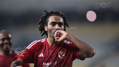 حسين الشحات يسجل الهدف الثاني للأهلي في شباك الإسماعيلي (صور)